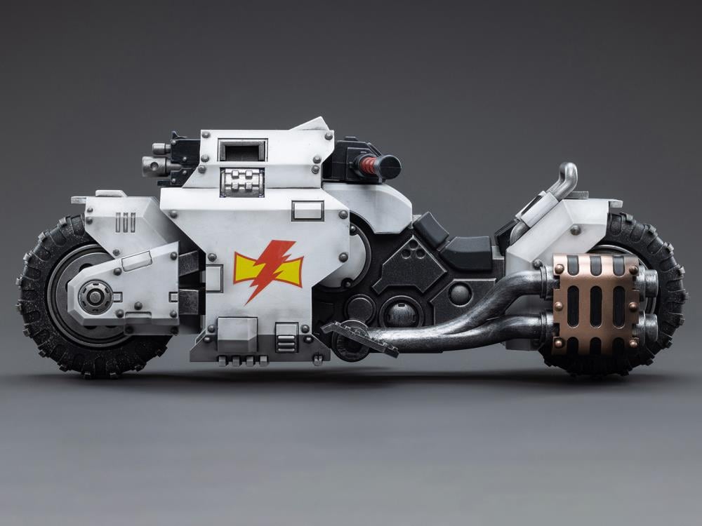 Warhammer 40k White Scars Raider-Pattern Combat Bike 1/18 Scale Vehicle Gallery Image 4