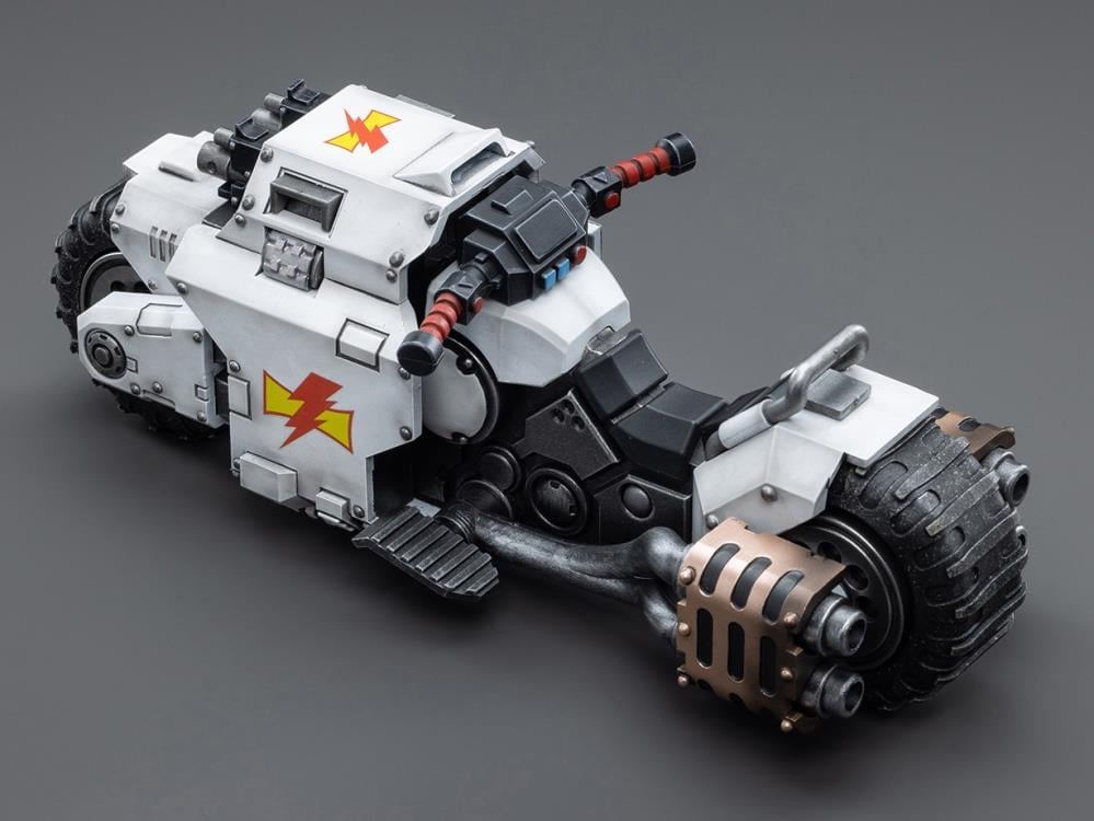 Warhammer 40k White Scars Raider-Pattern Combat Bike 1/18 Scale Vehicle Gallery Image 10