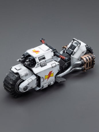 Warhammer 40k White Scars Raider-Pattern Combat Bike 1/18 Scale Vehicle Gallery Image 2