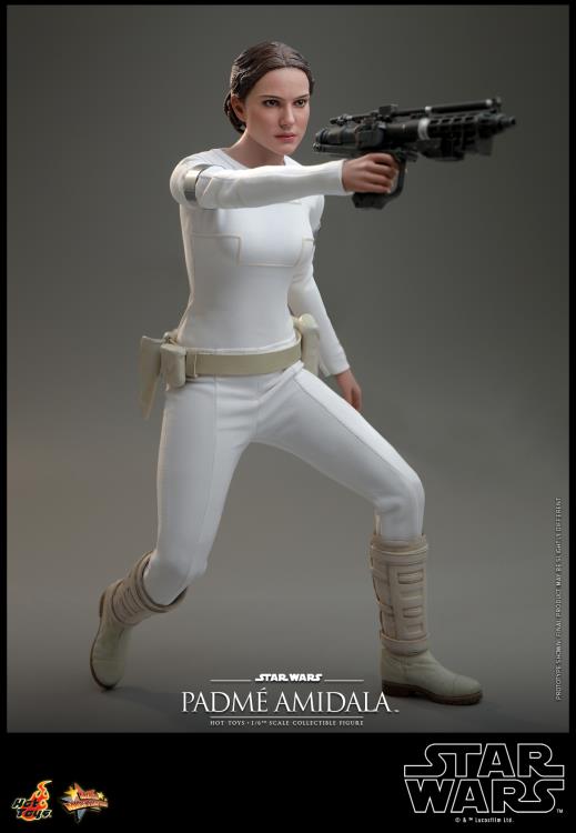 Star Wars: Attack of the Clones MMS678 Padme Amidala 1/6th Scale Collectible Figure Gallery Image 4