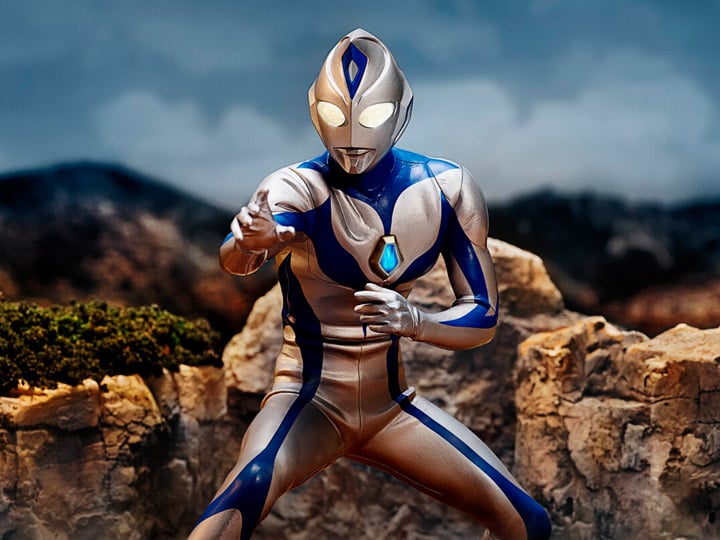 Ultraman Dyna Hero's Brave Statue Figure Ultraman Dyna Aoki Kiseki No Hikari (Ver.A) Gallery Image 1