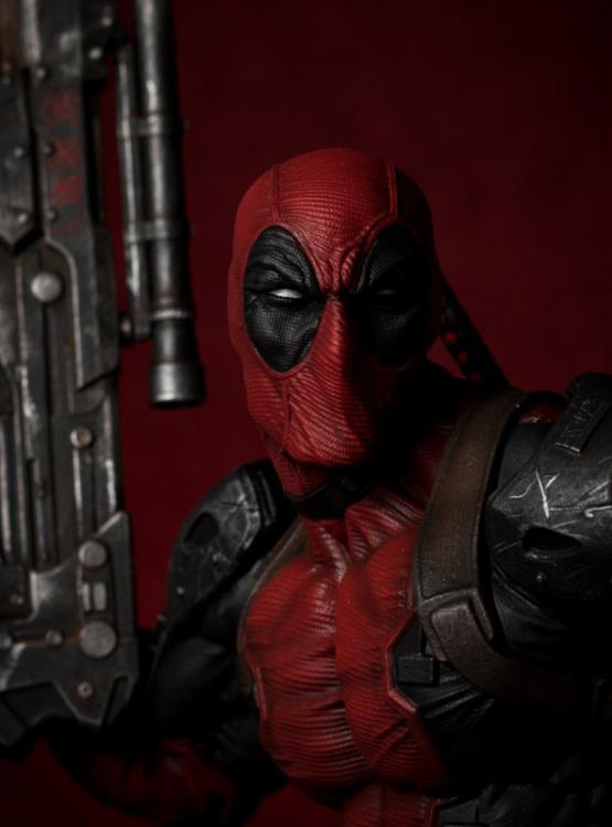 Marvel Deadpool 1/6 Scale Limited Edition Statue Gallery Image 5