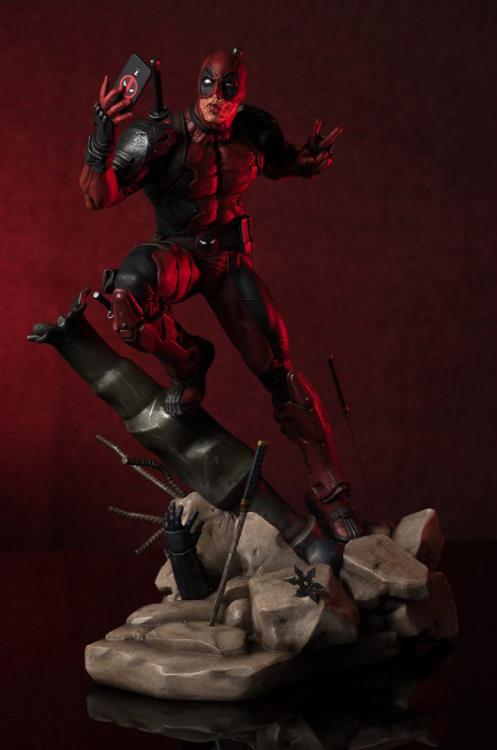 Marvel Deadpool 1/6 Scale Limited Edition Statue Gallery Image 8