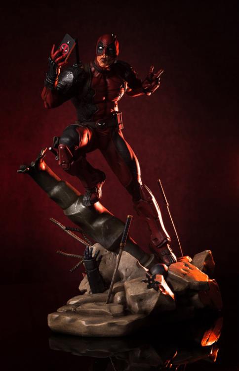 Marvel Deadpool 1/6 Scale Limited Edition Statue Gallery Image 7