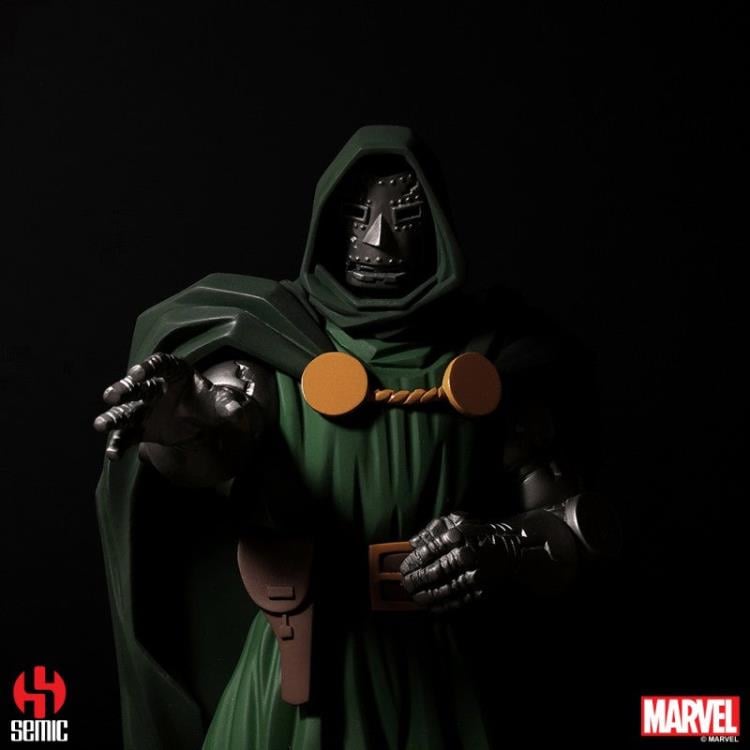 Marvel Comics Dr. Doom 1/8 Scale Limited Edition Statue Gallery Image 12