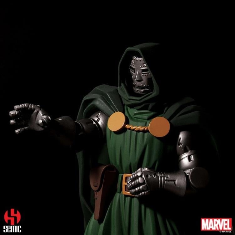 Marvel Comics Dr. Doom 1/8 Scale Limited Edition Statue Gallery Image 11