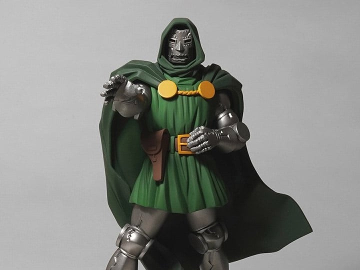 Marvel Comics Dr. Doom 1/8 Scale Limited Edition Statue Gallery Image 1