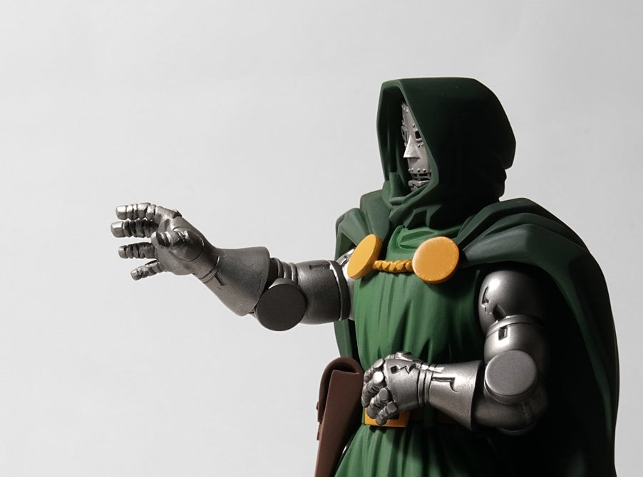 Marvel Comics Dr. Doom 1/8 Scale Limited Edition Statue Gallery Image 7