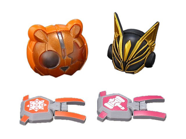 Kamen Rider Geats Revolve Change Figure Kamen Rider Na-Go and Kamen Rider PunkJack Set Gallery Image 3