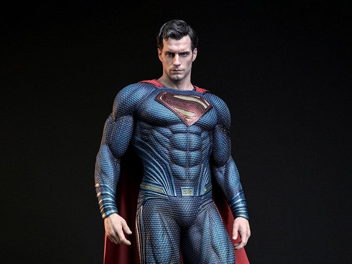 Justice League Hyperreal Platinum Superman (Blue Suit) 1/3 Scale Statue Gallery Image 1