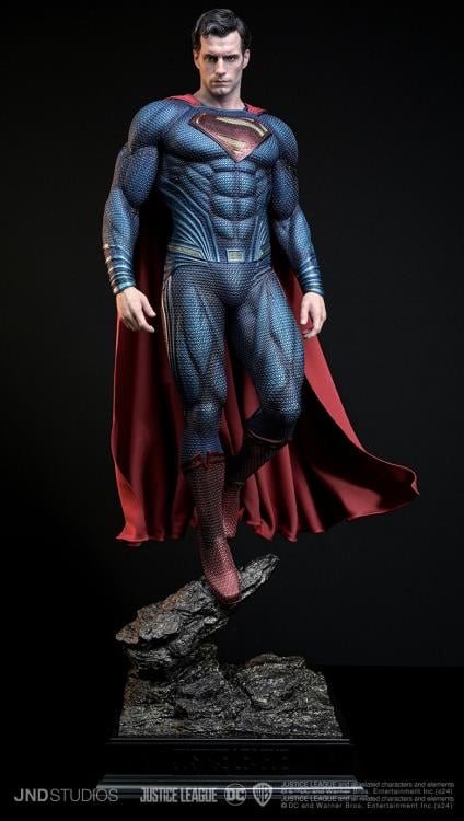 Justice League Hyperreal Platinum Superman (Blue Suit) 1/3 Scale Statue Gallery Image 3
