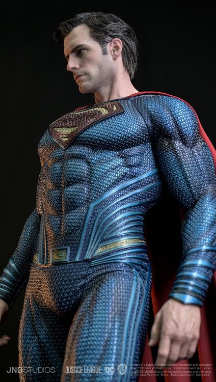 Justice League Hyperreal Platinum Superman (Blue Suit) 1/3 Scale Statue Gallery Image 8