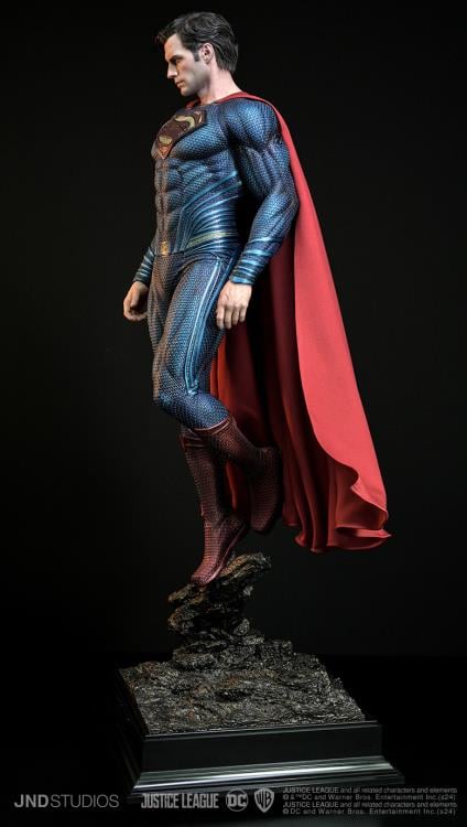 Justice League Hyperreal Platinum Superman (Blue Suit) 1/3 Scale Statue Gallery Image 5