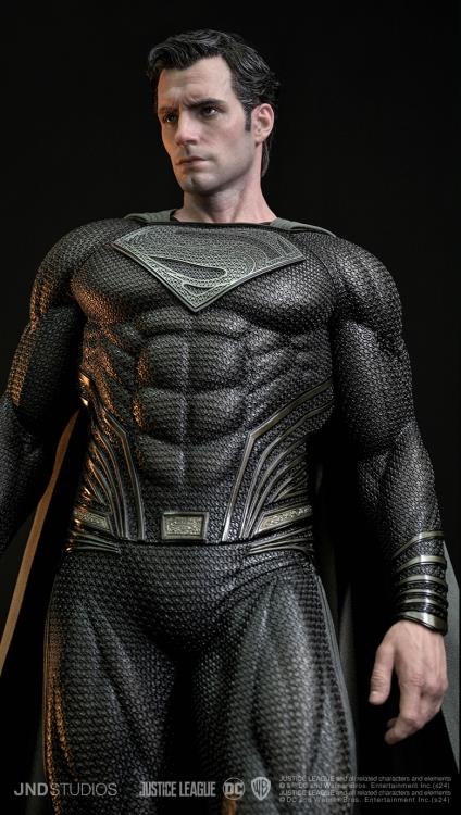 Justice League Hyperreal Platinum Superman (Black Suit) 1/3 Scale Statue Gallery Image 7