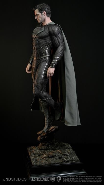 Justice League Hyperreal Platinum Superman (Black Suit) 1/3 Scale Statue Gallery Image 6
