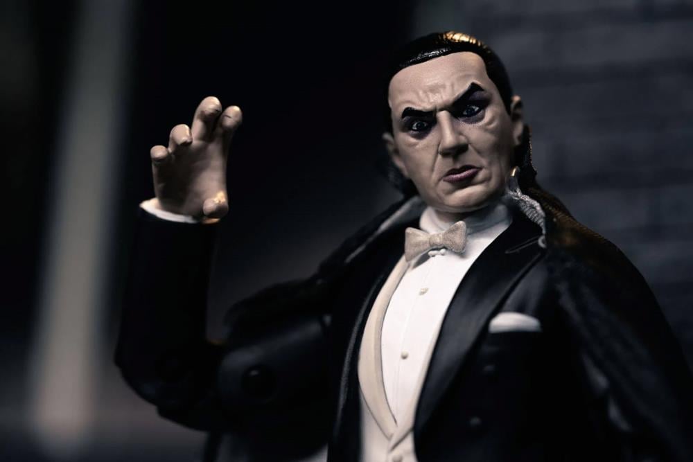 Bela Lugosi Dracula 6" Deluxe Action Figure Gallery Image 6