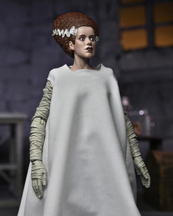 Universal Monsters Ultimate Bride of Frankenstein (Color) Action Figure Gallery Image 4