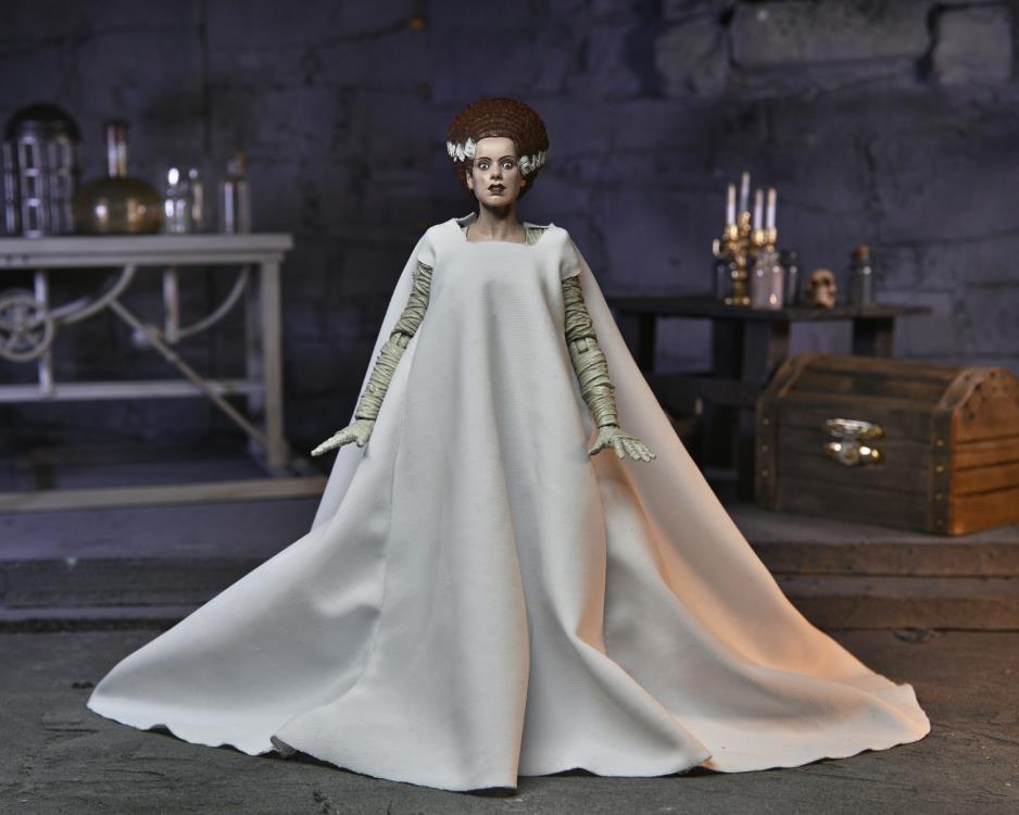 Universal Monsters Ultimate Bride of Frankenstein (Color) Action Figure Gallery Image 13
