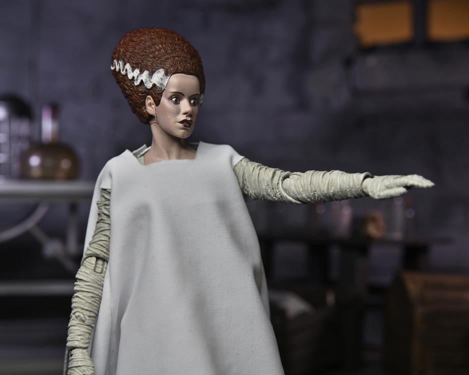 Universal Monsters Ultimate Bride of Frankenstein (Color) Action Figure Gallery Image 7