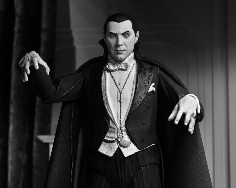 Universal Monsters Ultimate Dracula (Carfax Abbey) Figure Gallery Image 13