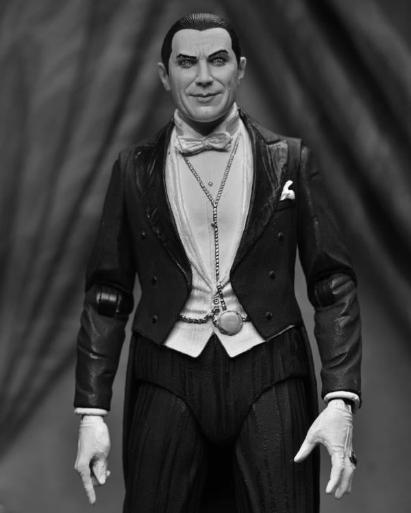 Universal Monsters Ultimate Dracula (Carfax Abbey) Figure Gallery Image 7
