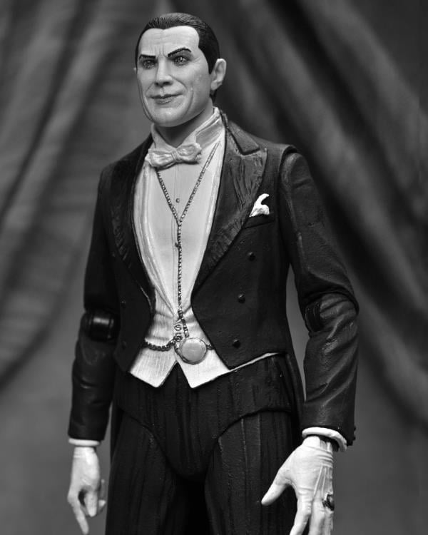 Universal Monsters Ultimate Dracula (Carfax Abbey) Figure Gallery Image 8