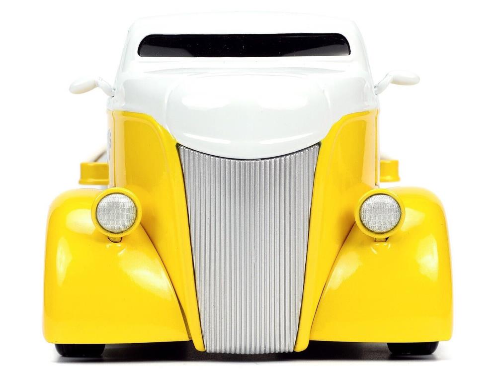 M&M's Hollywood Rides Diecast Yellow M&M & 1/24 Scale 1947 Ford COE Flatbed Gallery Image 11