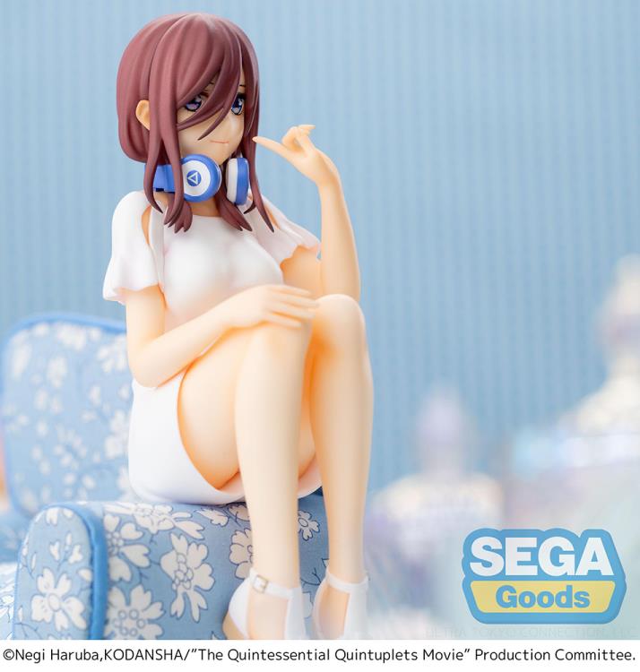 The Quintessential Quintuplets Miku Nakano Premium Perching Figure Gallery Image 5