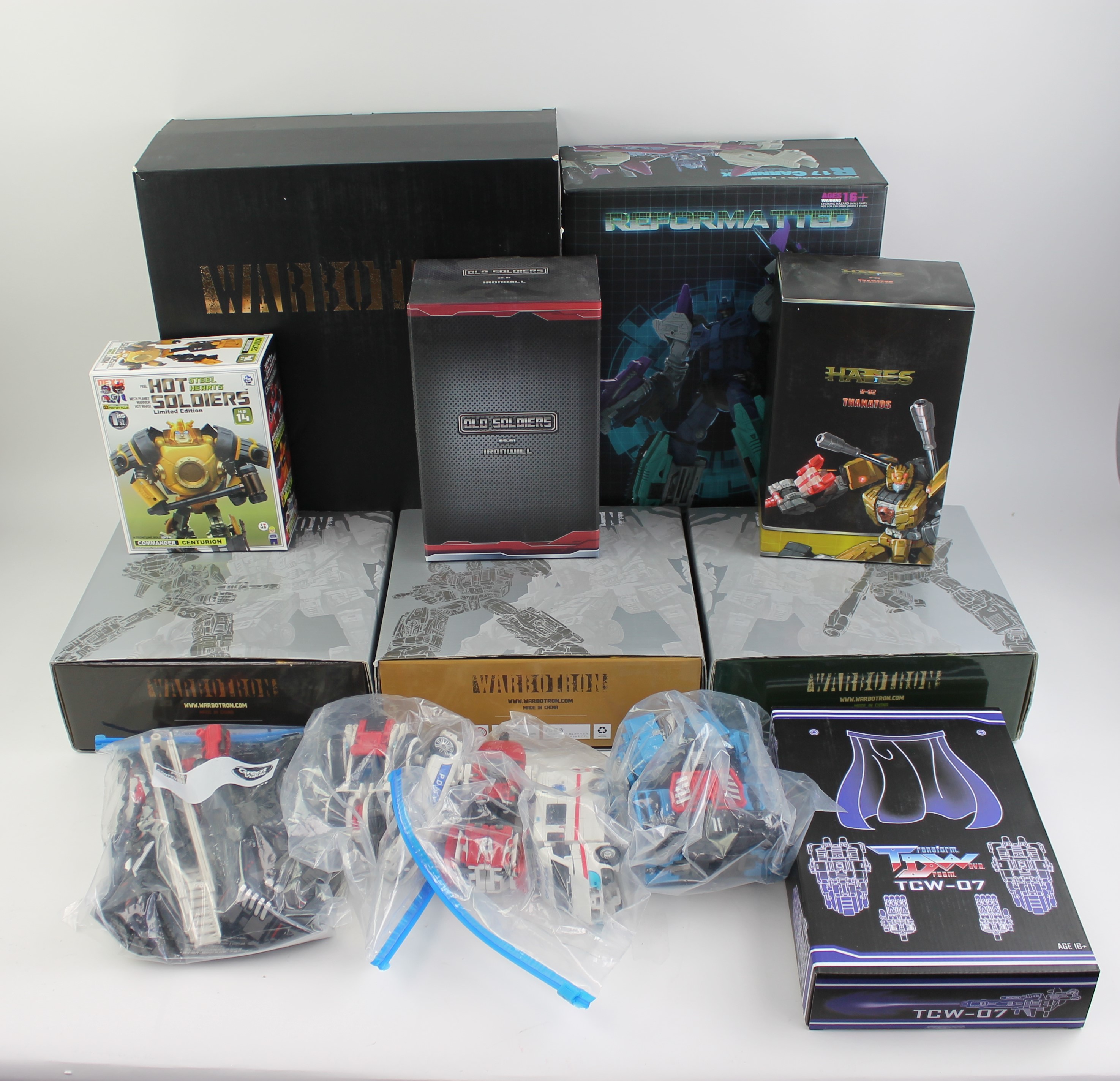 Defective Loot Box #1024 (DAMAGED - ALL SALES FINAL) Gallery Image 1