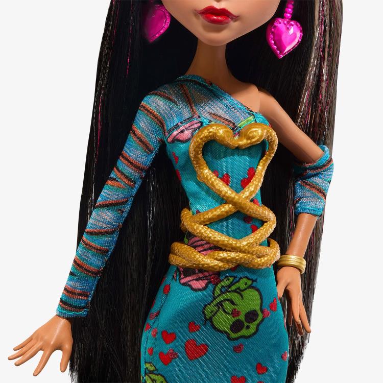 Monster High Howliday Love Edition Dolls Two-Pack Gallery Image 8