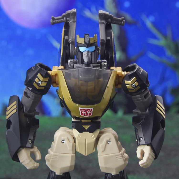 Transformers: Legacy Evolution Deluxe Prowl Gallery Image 6