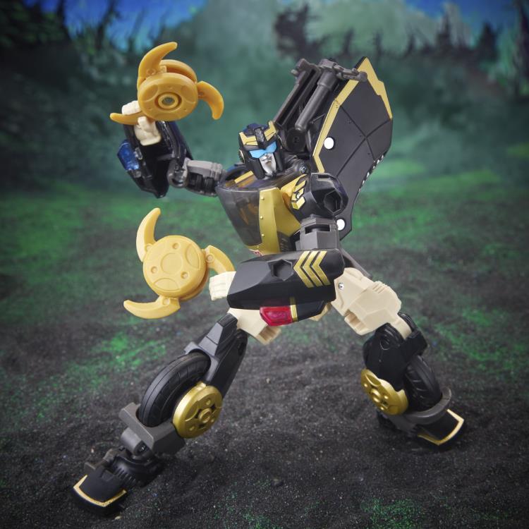 Transformers: Legacy Evolution Deluxe Prowl Gallery Image 4