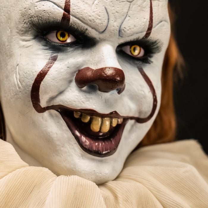 IT (2017) Pennywise Premium Scale Doll Gallery Image 9