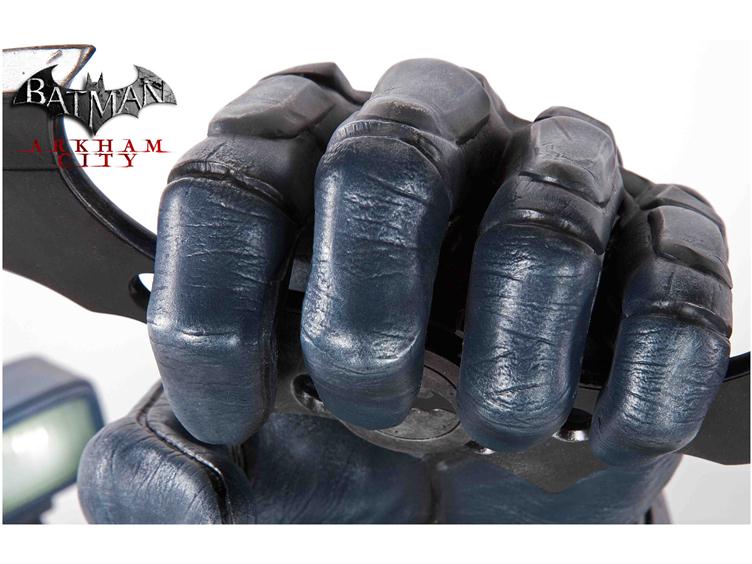 Batman Arkham City Batarang Full Scale Replica Gallery Image 2