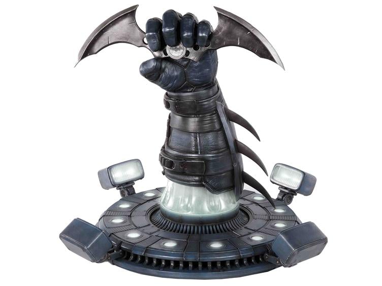 Batman Arkham City Batarang Full Scale Replica Gallery Image 1