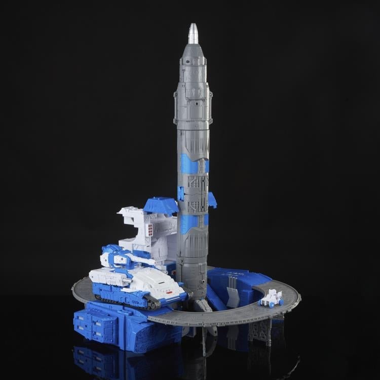 Transformers: Legacy Generations Selects Titan Guardian Robot & Lunar-Tread Gallery Image 8