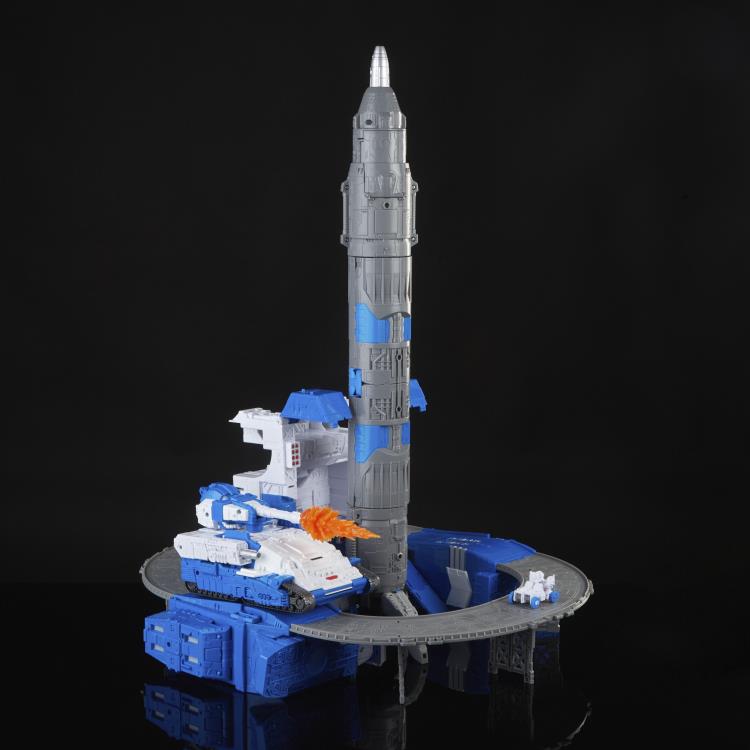 Transformers: Legacy Generations Selects Titan Guardian Robot & Lunar-Tread Gallery Image 9