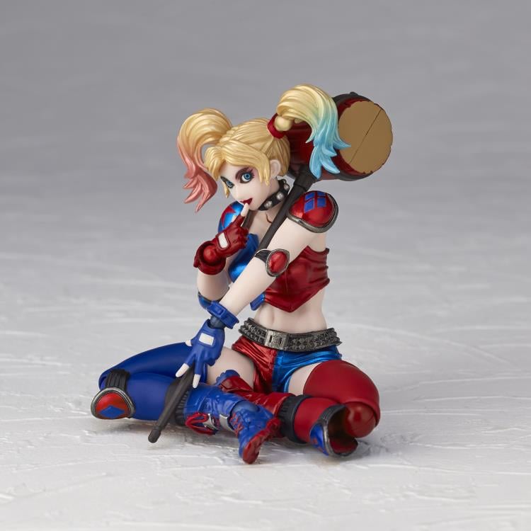 DC Comics Amazing Yamaguchi Revoltech No.015EX Harley Quinn (New Color Ver.) Action Figure (Reissue) Gallery Image 8