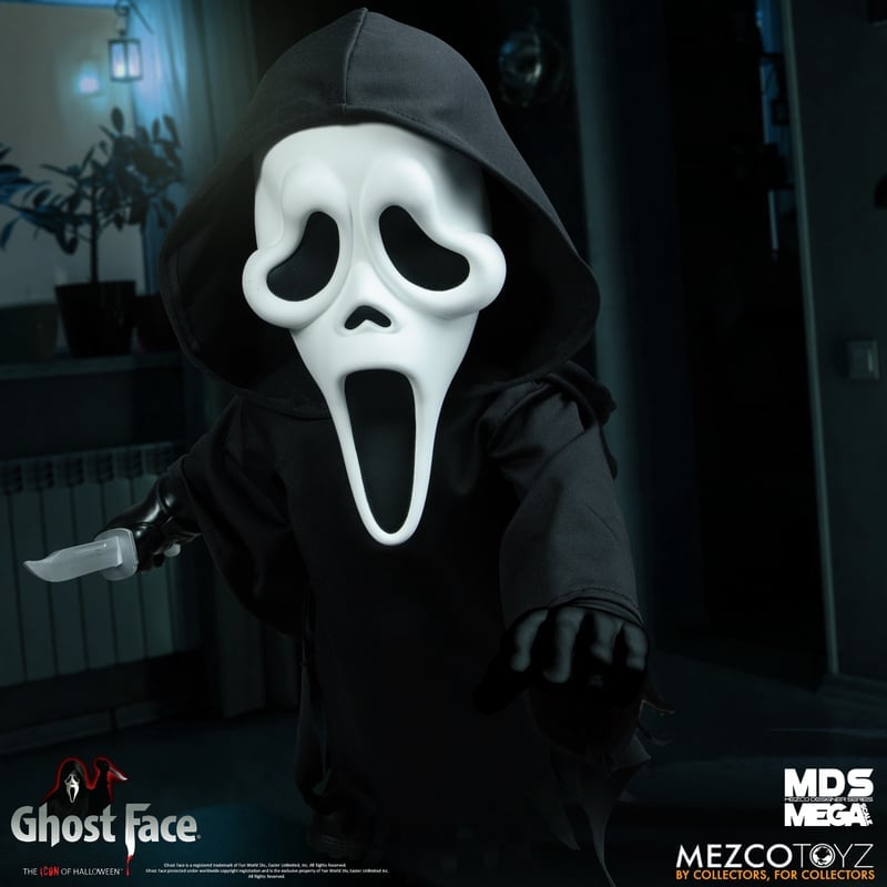 Ghost Face Mezco Designer Series Mega Scale Figure Gallery Image 5