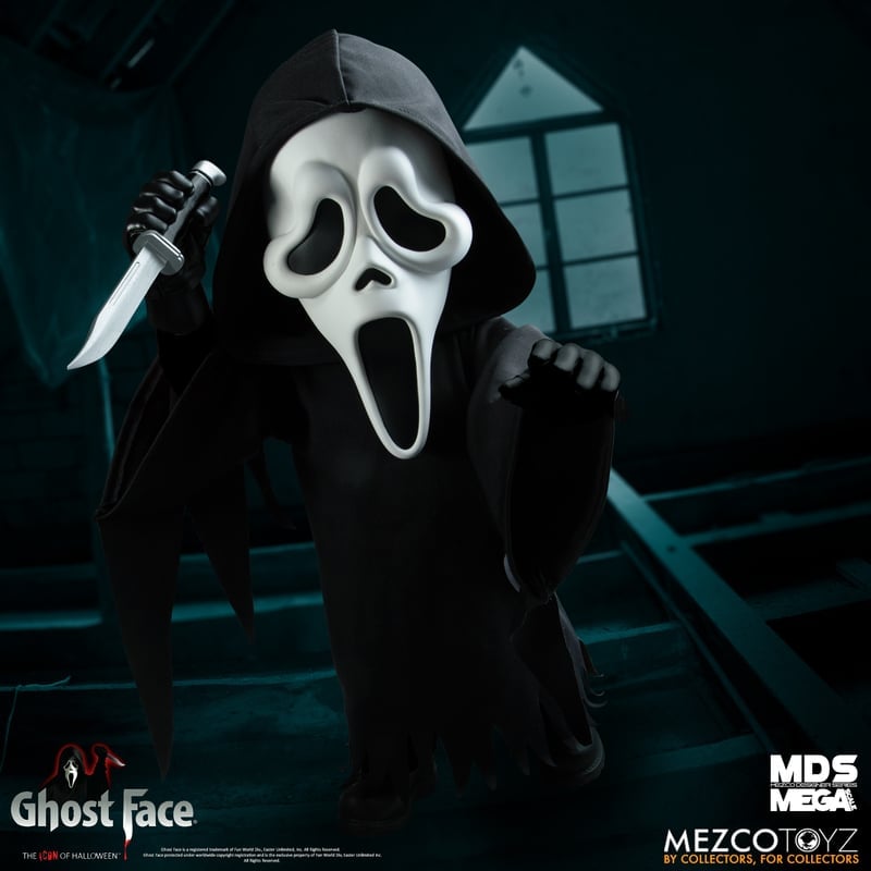 Ghost Face Mezco Designer Series Mega Scale Figure Gallery Image 4