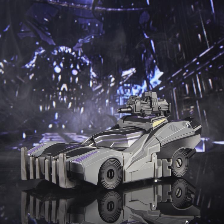 Transformers Studio Series Gamer Edition 02 Deluxe Barricade Gallery Image 6