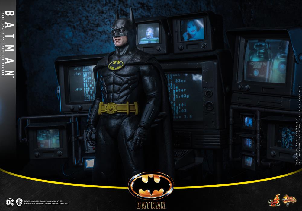 Batman (1989) MMS692 Batman 1/6th Scale Collectible Figure Gallery Image 13