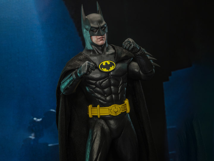 Batman (1989) MMS692 Batman 1/6th Scale Collectible Figure Gallery Image 1