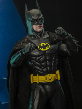 Batman (1989) MMS692 Batman 1/6th Scale Collectible Figure Gallery Image 2