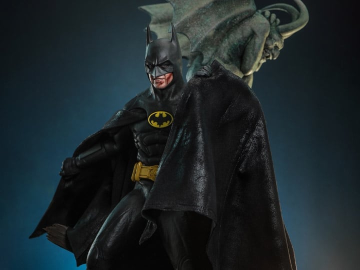 Batman (1989) MMS693 Batman Deluxe 1/6th Scale Collectible Figure
