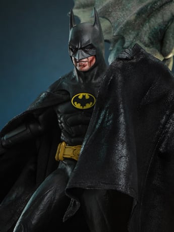 Batman (1989) MMS693 Batman Deluxe 1/6th Scale Collectible Figure Gallery Image 2