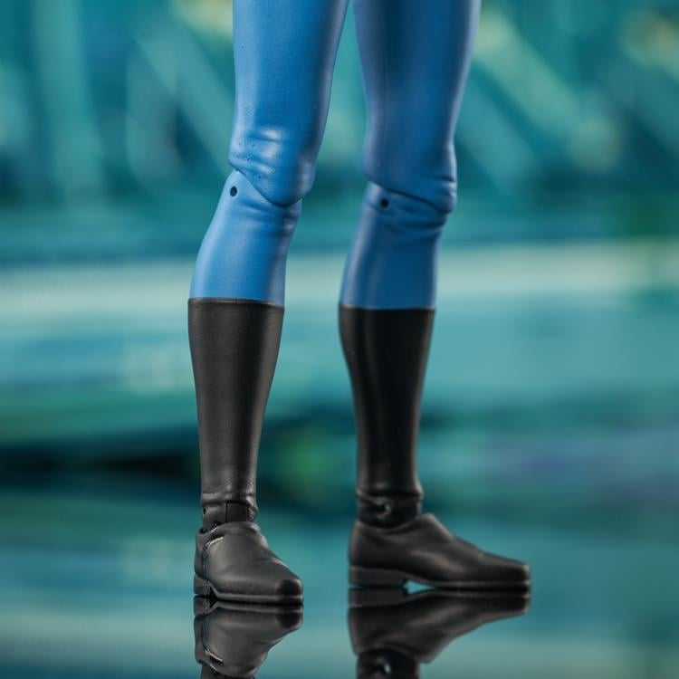 Marvel Select Sue Storm Figure Gallery Image 14