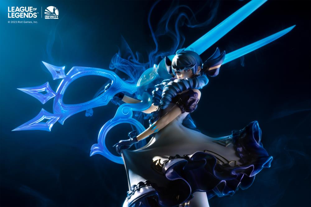 League of Legends The Hallowed Seamstress Gwen 1/6 Scale Limited Edition Statue Gallery Image 11