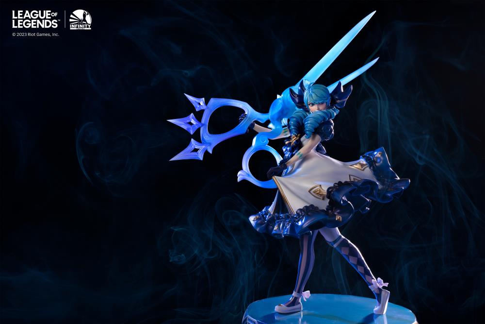 League of Legends The Hallowed Seamstress Gwen 1/6 Scale Limited Edition Statue Gallery Image 6
