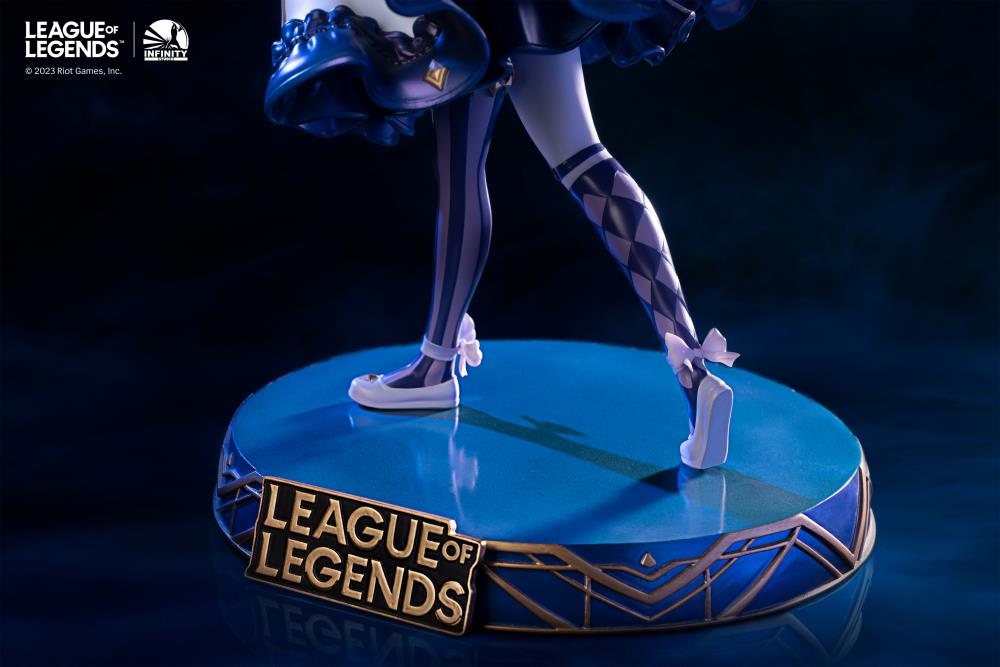League of Legends The Hallowed Seamstress Gwen 1/6 Scale Limited Edition Statue Gallery Image 15
